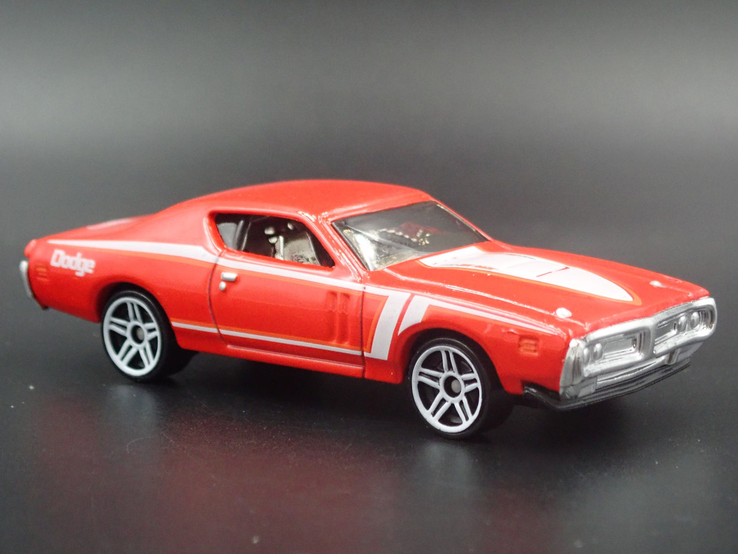 1971 71 DODGE CHARGER RED 1/64 SCALE COLLECTIBLE DIORAMA DIECAST MODEL CAR