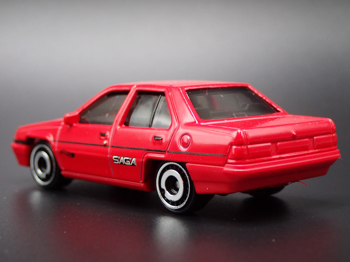1985-1992 PROTON SAGA 4 FOUR DOOR RED 1:64 SCALE DIORAMA DIECAST MODEL CAR