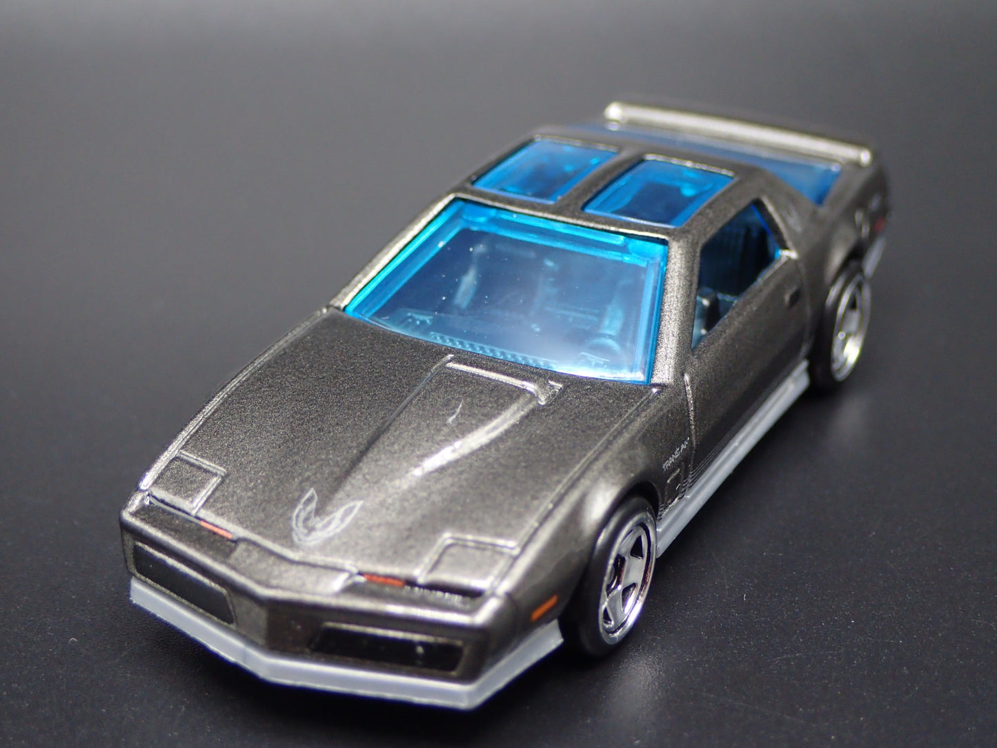 1984 84 PONTIAC FIREBIRD TRANS 1:64 SCALE COLLECTIBLE DIORAMA DIECAST MODEL CAR