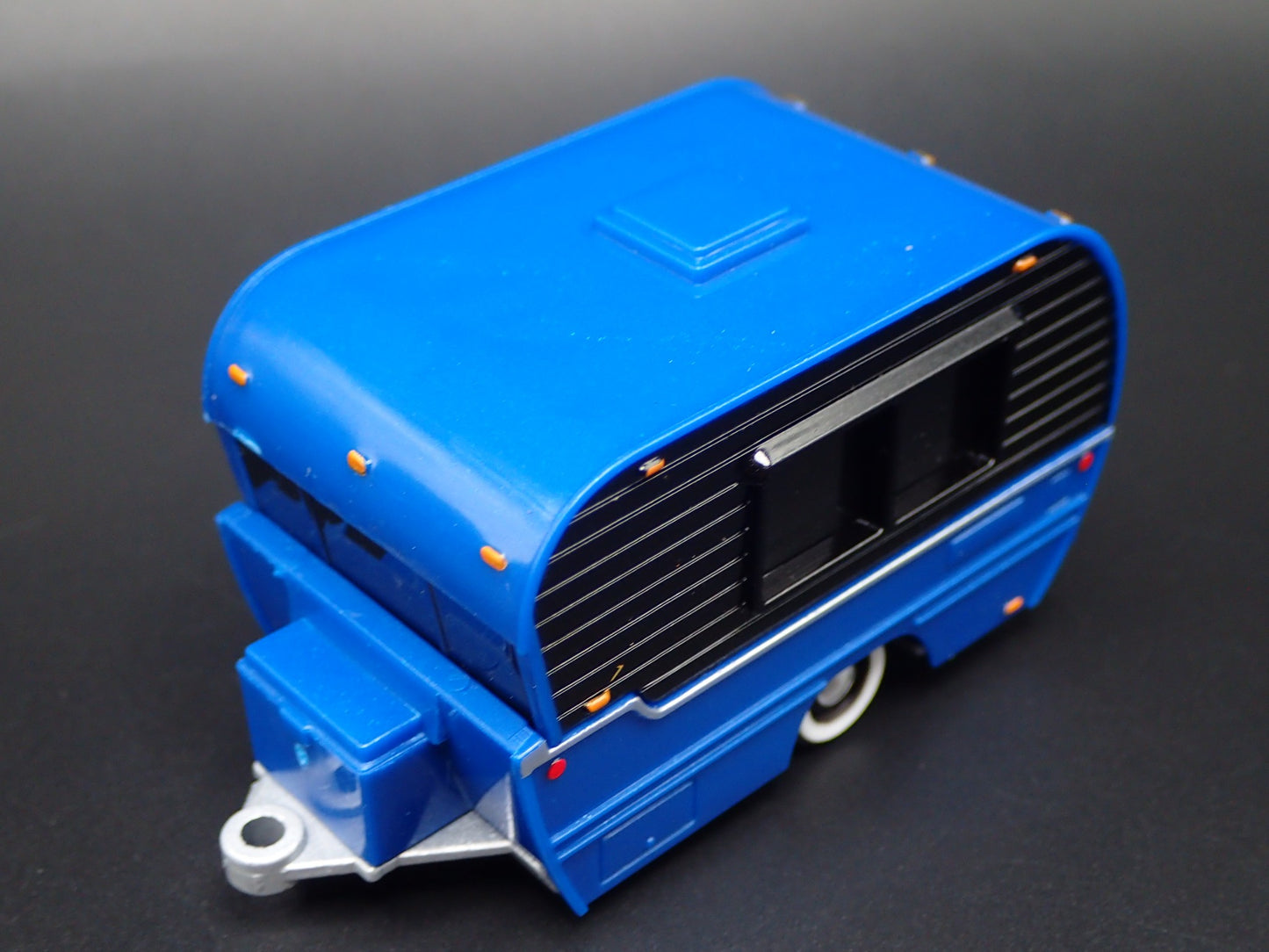 CLASSIC CRAFT TRAVEL TRAILER W/ HITCH BLUE 1:64 SCALE COLLECTIBLE MODEL CAMPER