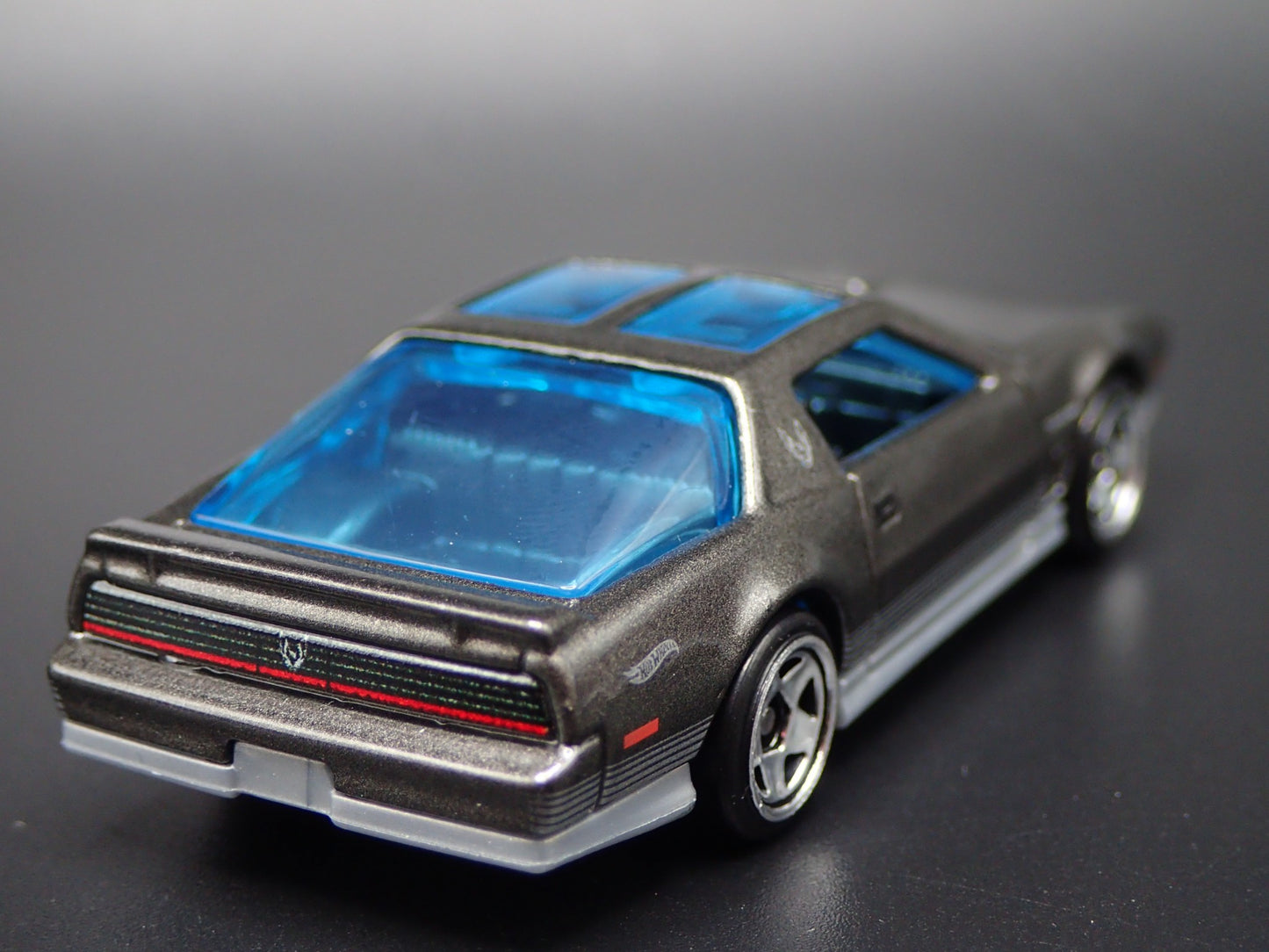 1984 84 PONTIAC FIREBIRD TRANS 1:64 SCALE COLLECTIBLE DIORAMA DIECAST MODEL CAR