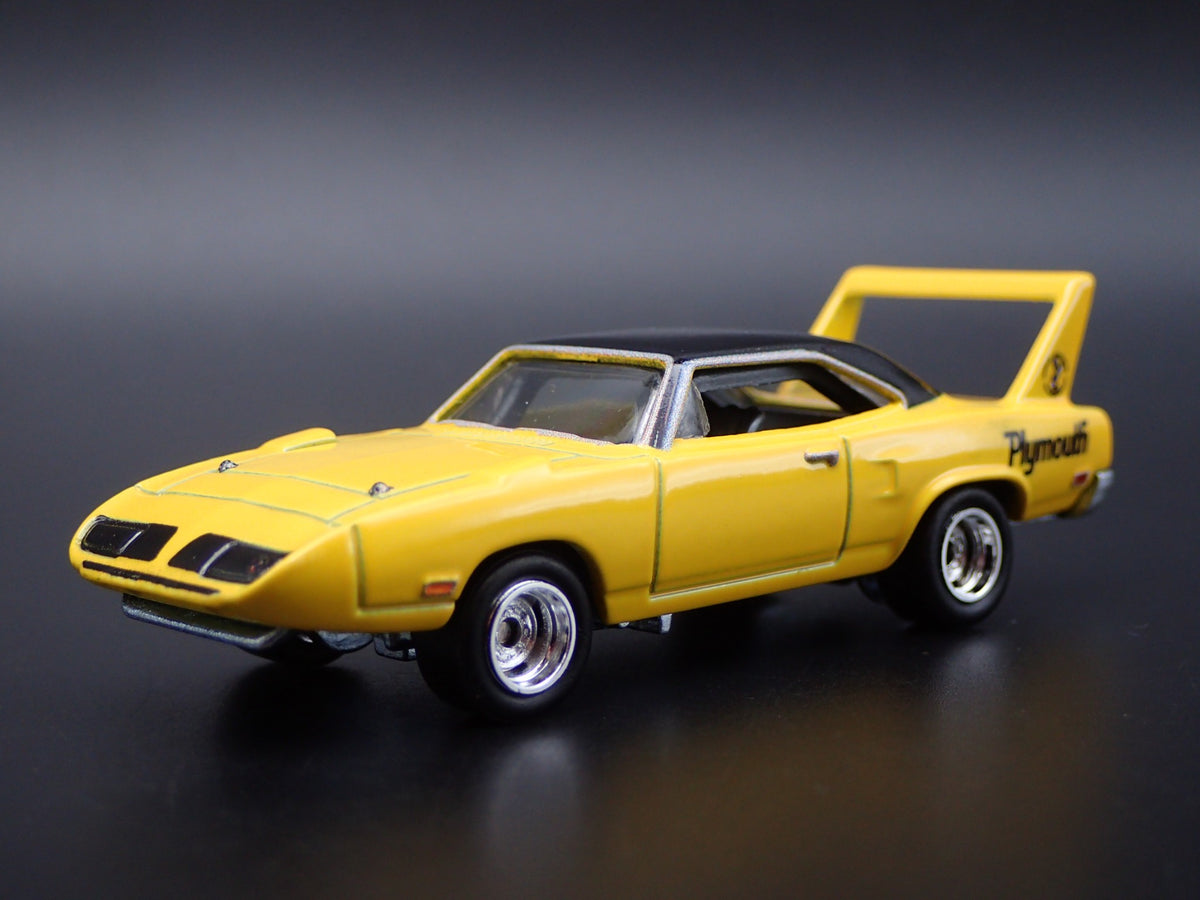 1970 70 PLYMOUTH SUPERBIRD RARE 1:64 SCALE COLLECTIBLE DIORAMA DIECAST MODEL CAR-Burning Rubber Toy Company