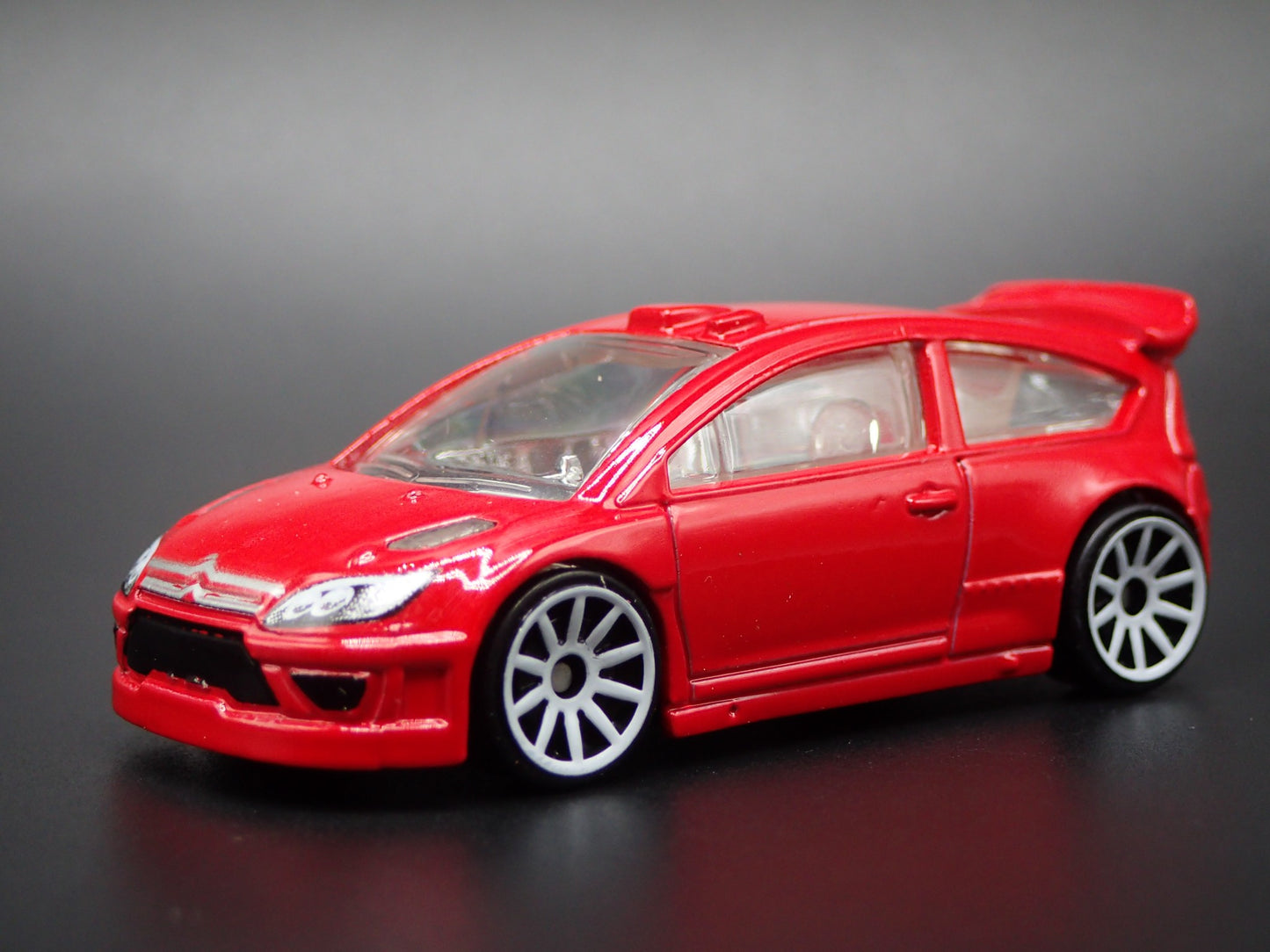 2007-2010 CITROEN C4 RALLY RED 1:64 SCALE COLLECTIBLE DIORAMA DIECAST MODEL CAR