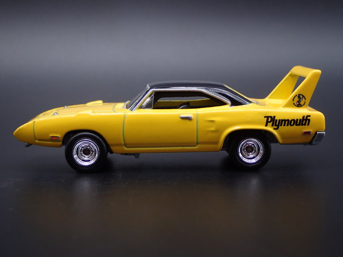 1970 70 PLYMOUTH SUPERBIRD RARE 1:64 SCALE COLLECTIBLE DIORAMA DIECAST MODEL CAR-Burning Rubber Toy Company