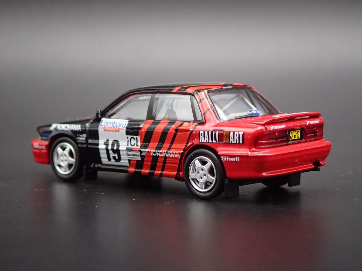 MITSUBISHI GALANT VR4 #19 YOKOHAMA PIAA RALLI ART 1:64 SCALE DIECAST MODEL CAR