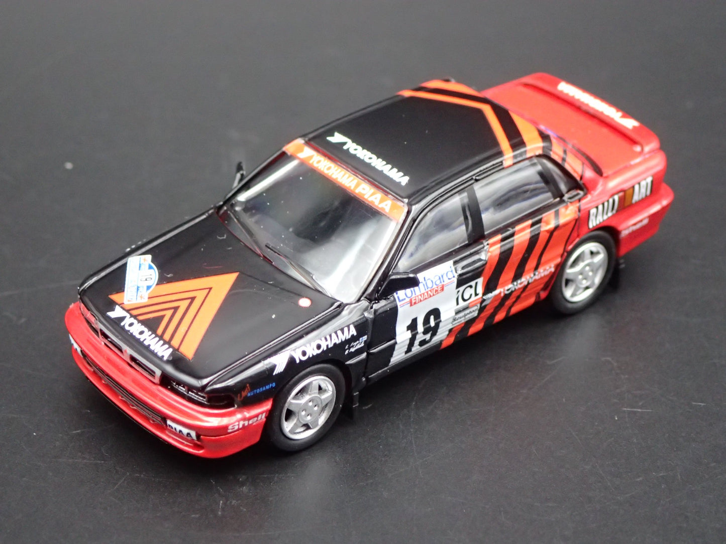 MITSUBISHI GALANT VR4 #19 YOKOHAMA PIAA RALLI ART 1:64 SCALE DIECAST MODEL CAR