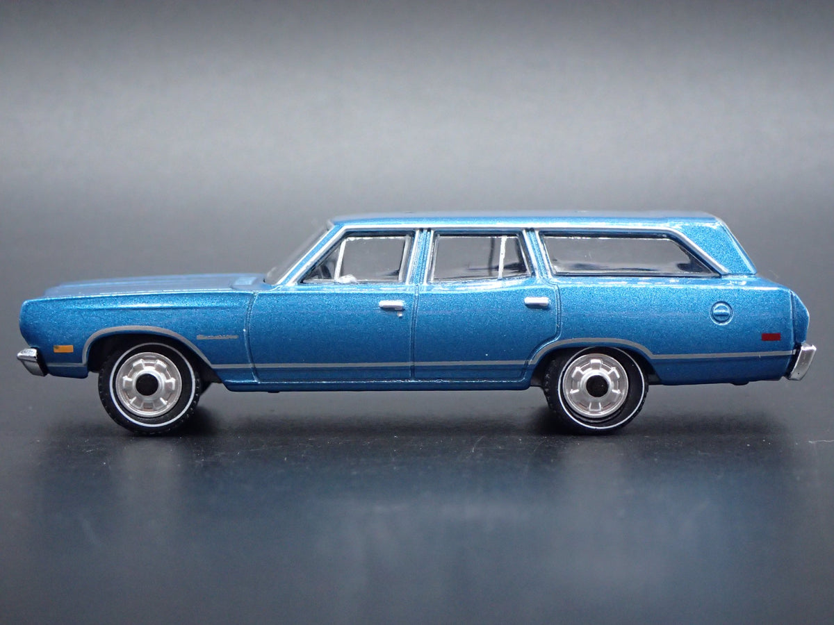 1969 69 PLYMOUTH SATELLITE STATION WAGON 1:64 SCALE DIORAMA DIECAST MODEL CAR-Burning Rubber Toy Company