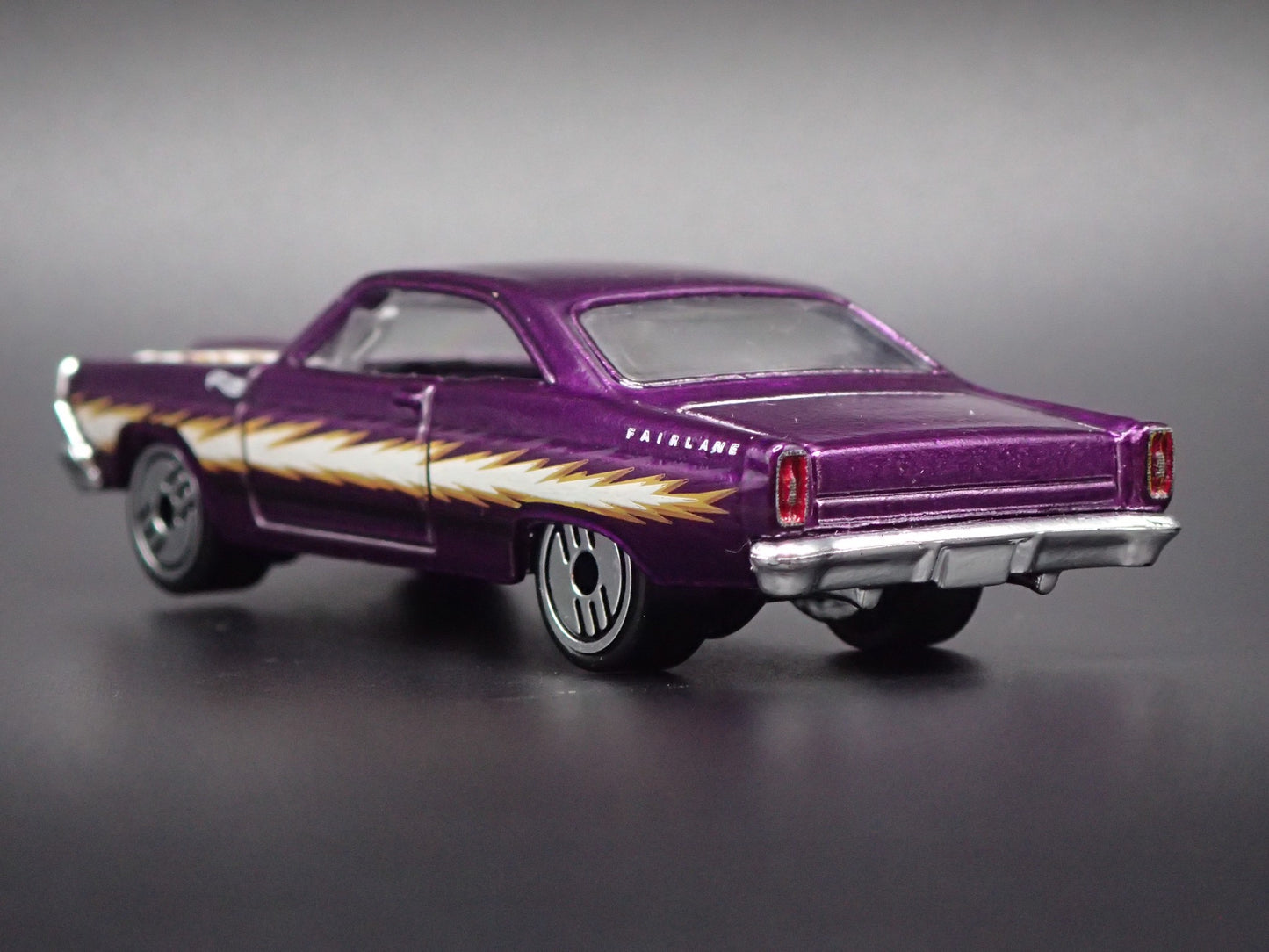 1966 66 FORD FAIRLANE GT PURPLE 1:64 SCALE COLLECTIBLE DIORAMA DIECAST MODEL CAR