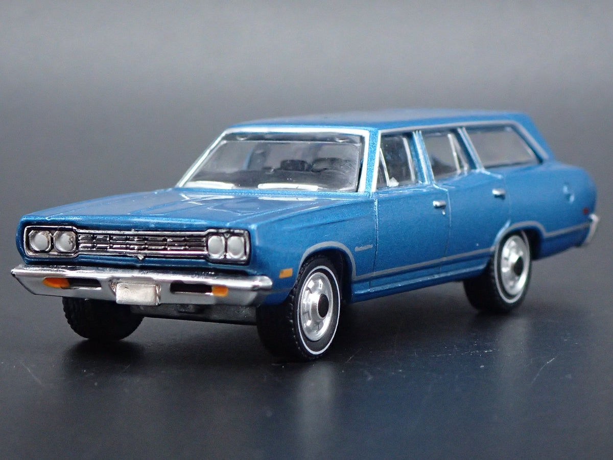 1969 69 PLYMOUTH SATELLITE STATION WAGON 1:64 SCALE DIORAMA DIECAST MODEL CAR-Burning Rubber Toy Company
