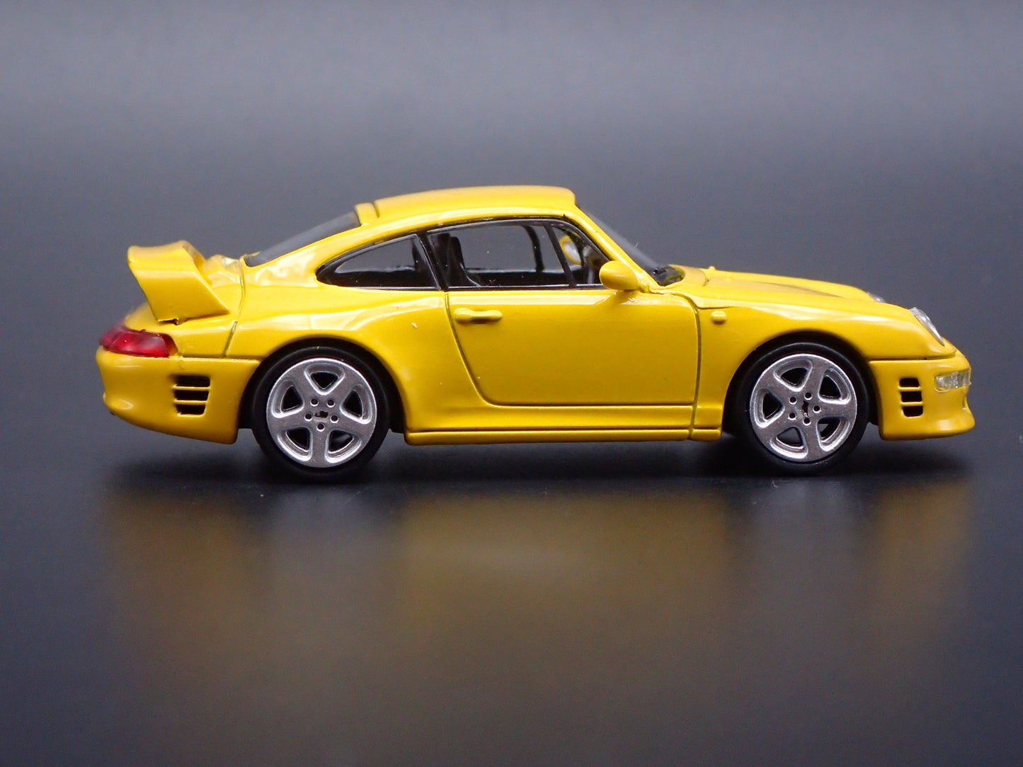 1995-1997 PORSCHE 911 CARRERA TURBO 993 RUF CTR2 1:64 SCALE DIECAST MODEL CAR