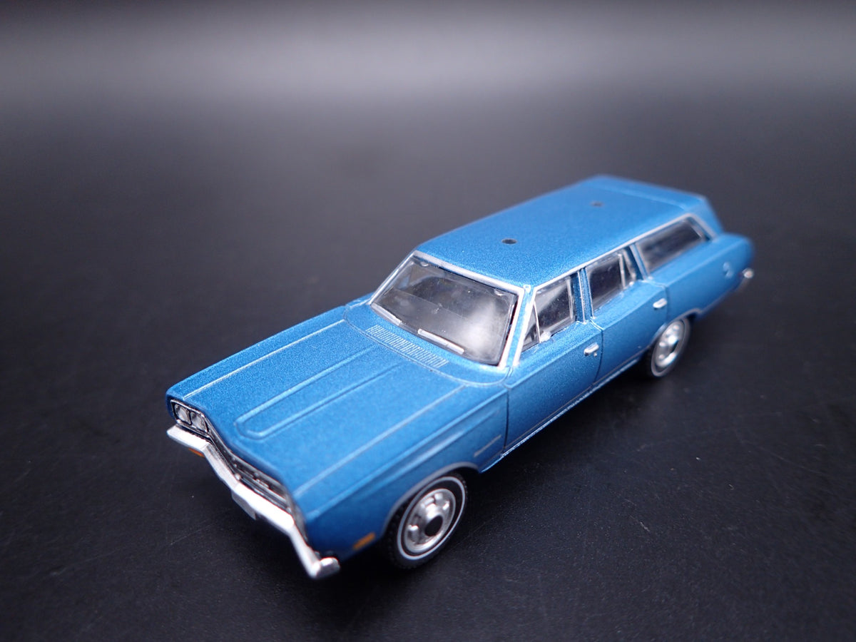 1969 69 PLYMOUTH SATELLITE STATION WAGON 1:64 SCALE DIORAMA DIECAST MODEL CAR-Burning Rubber Toy Company