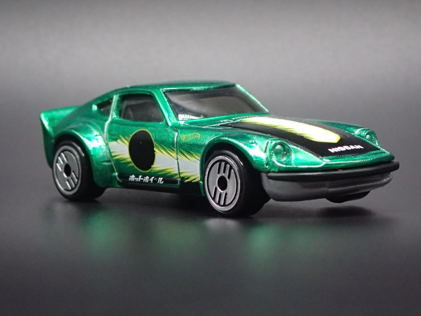 1970-1973 NISSAN FAIRLADY Z 240Z JDM GREEN 1/64 SCALE DIORAMA DIECAST MODEL CAR