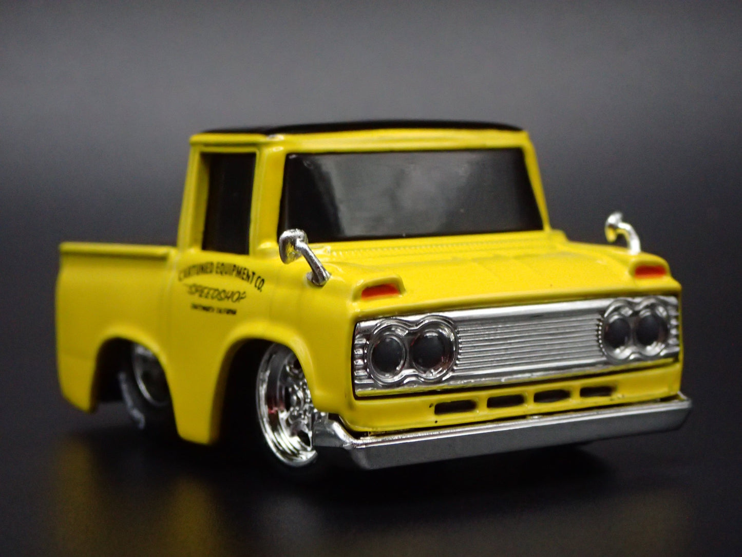 1973 73 TOYOTA STOUT PICKUP TRUCK CAR TUNED 1:64 SCALE DIORAMA DIECAST MODEL CAR