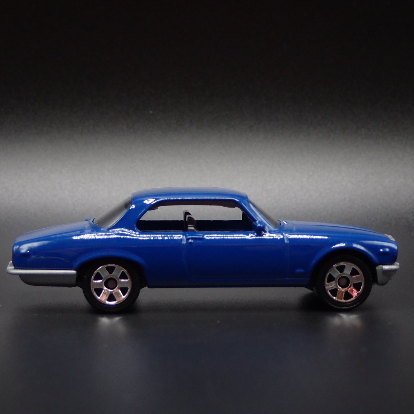 1973-1979 JAGUAR XJ6C XJ S II 1:64 SCALE COLLECTIBLE DISPLAY DIECAST MODEL CAR