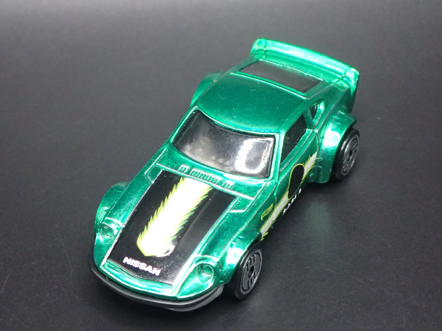 1970-1973 NISSAN FAIRLADY Z 240Z JDM GREEN 1/64 SCALE DIORAMA DIECAST MODEL CAR
