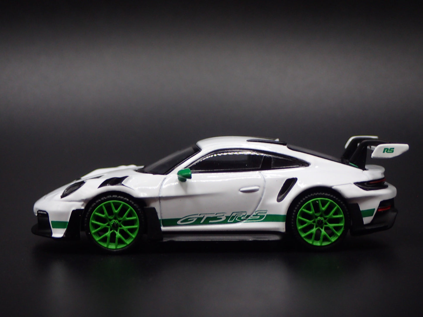 2018-2025 PORSCHE 911 GT3 RS 992 WHITE 1:64 SCALE DIORAMA DIECAST MODEL CAR