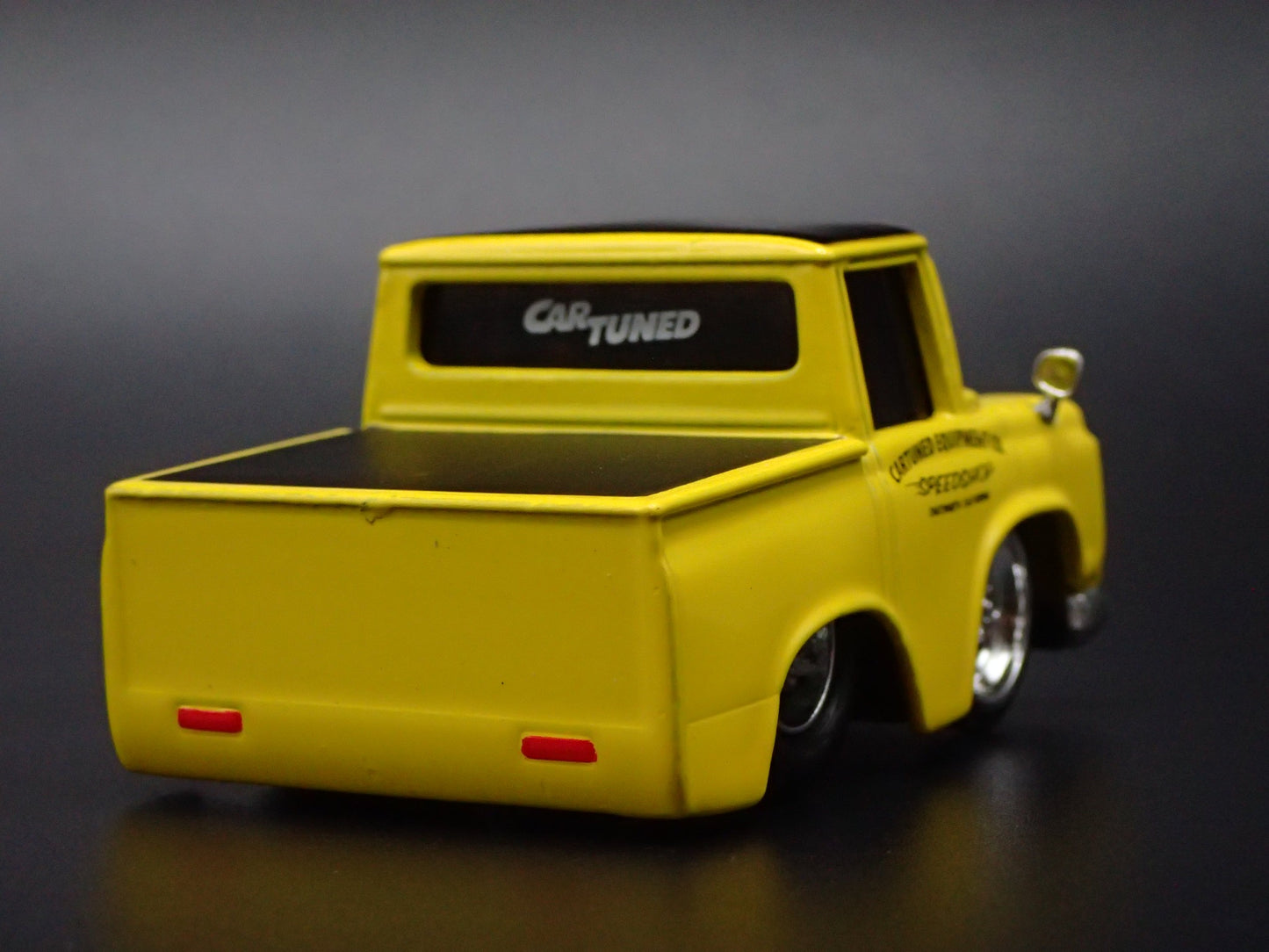 1973 73 TOYOTA STOUT PICKUP TRUCK CAR TUNED 1:64 SCALE DIORAMA DIECAST MODEL CAR