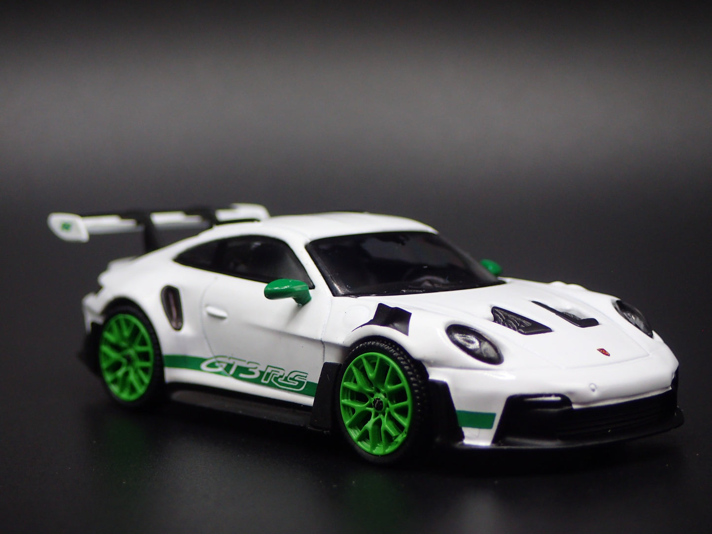 2018-2025 PORSCHE 911 GT3 RS 992 WHITE 1:64 SCALE DIORAMA DIECAST MODEL CAR