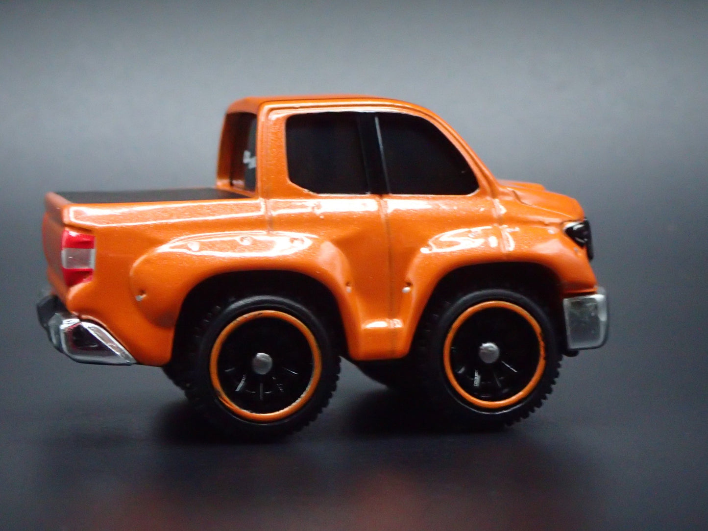 2015 TOYOTA TUNDRA PICKUP TRUCK CAR TUNED 1/64 SCALE DIORAMA DIECAST MODEL CAR