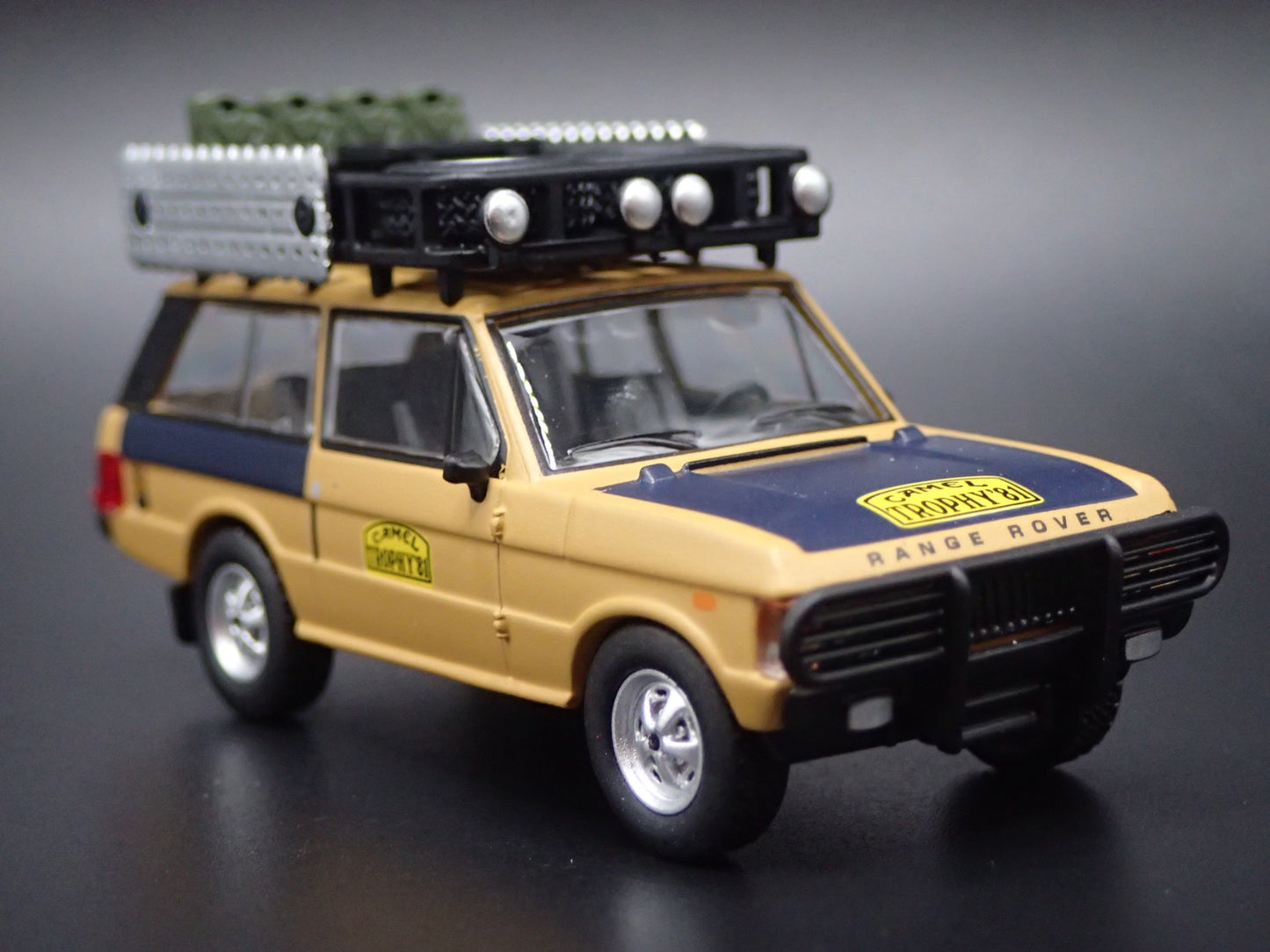 1970-1994 RANGE ROVER CAMEL TROPHY 1981 1/64 SCALE DIORAMA DIECAST MODEL CAR