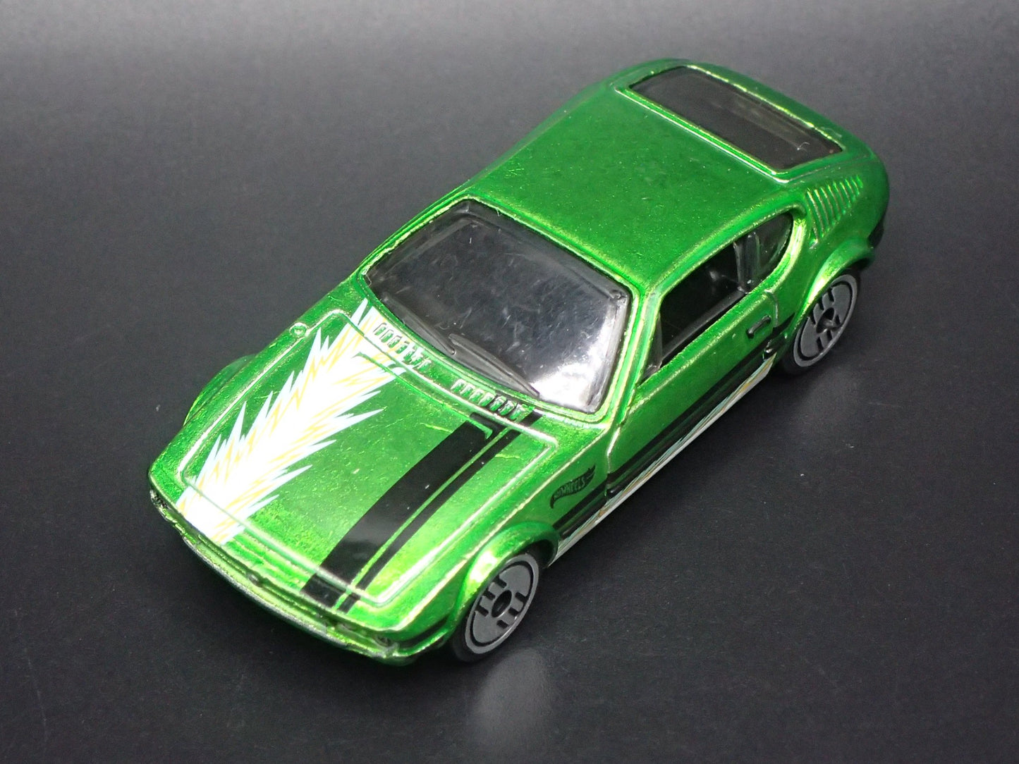 1972-1976 VW VOLKSWAGEN SP2 1:64 SCALE COLLECTIBLE DIORAMA DIECAST MODEL CAR