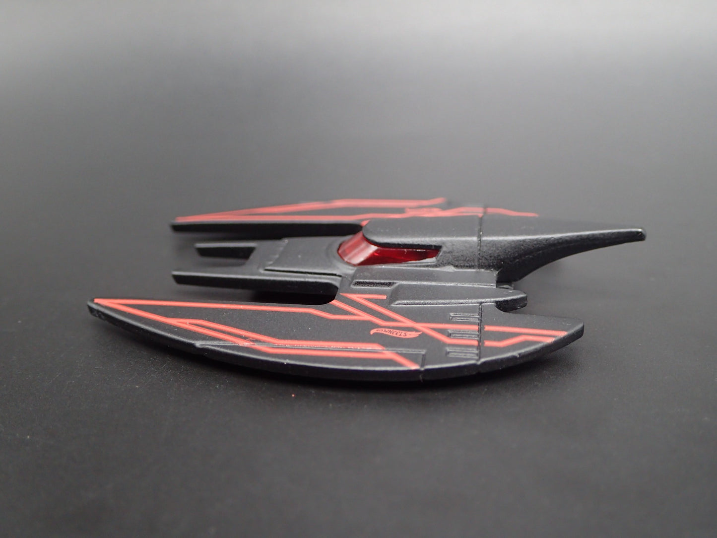 BATMAN ANIMATED SERIES BATMOBILE BATPLANE 1:64 SCALE DIORAMA DIECAST MODEL CAR