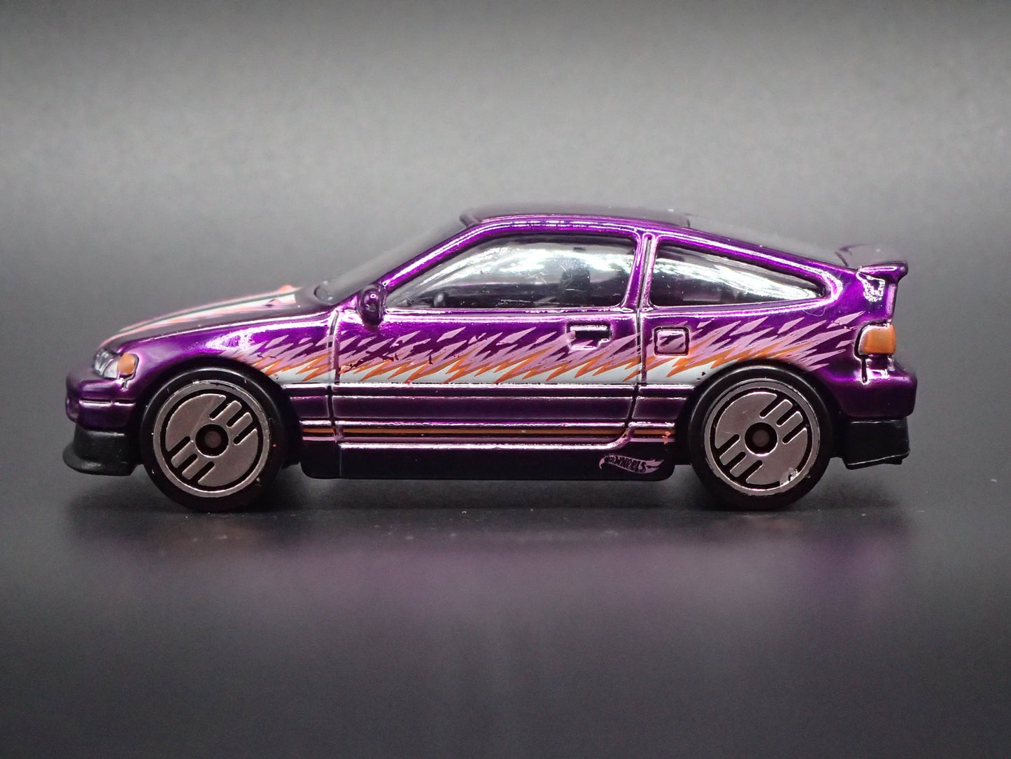 1984-1987 HONDA CRX PURPLE 1:64 SCALE COLLECTIBLE DIORAMA DIECAST MODEL CAR