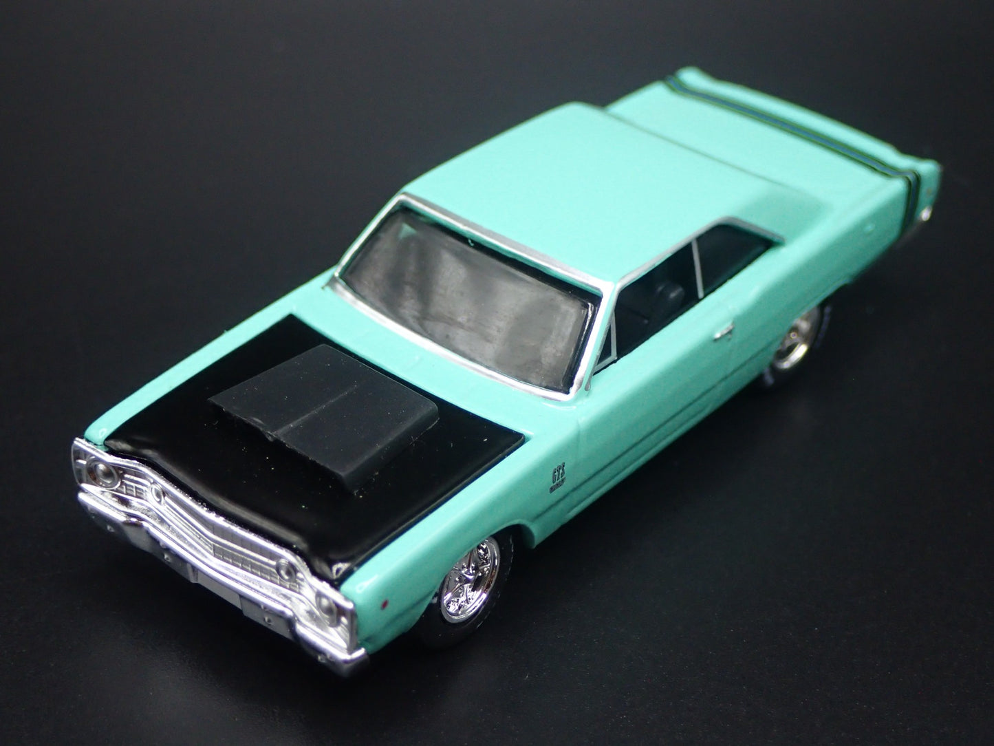 1968 68 DODGE DART GTS RARE 1:64 SCALE COLLECTIBLE DIORAMA DIECAST MODEL CAR