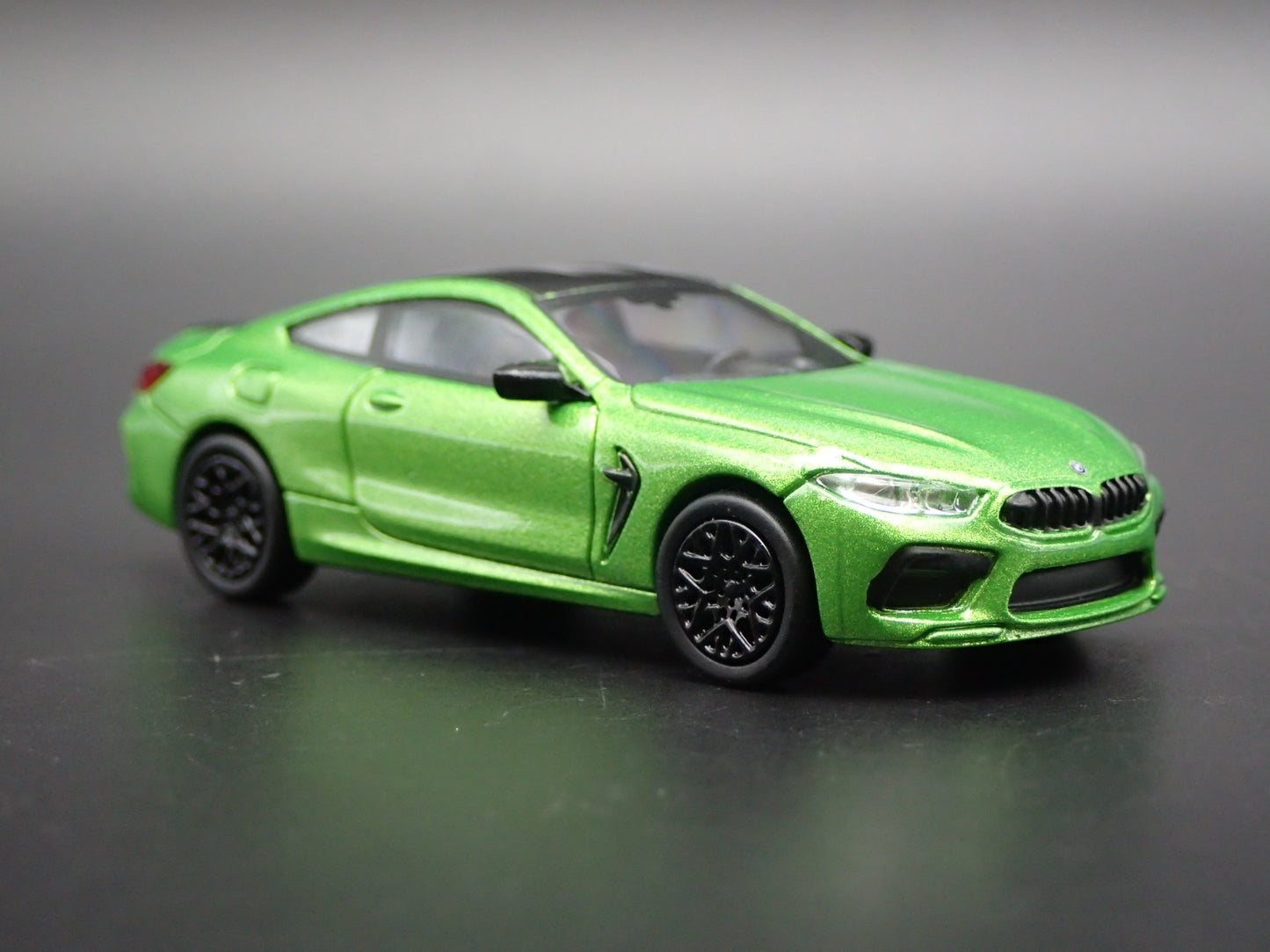 2019-2025 BMW M8 COUPE GREEN 1:64 SCALE COLLECTIBLE DIORAMA DIECAST MODEL CAR
