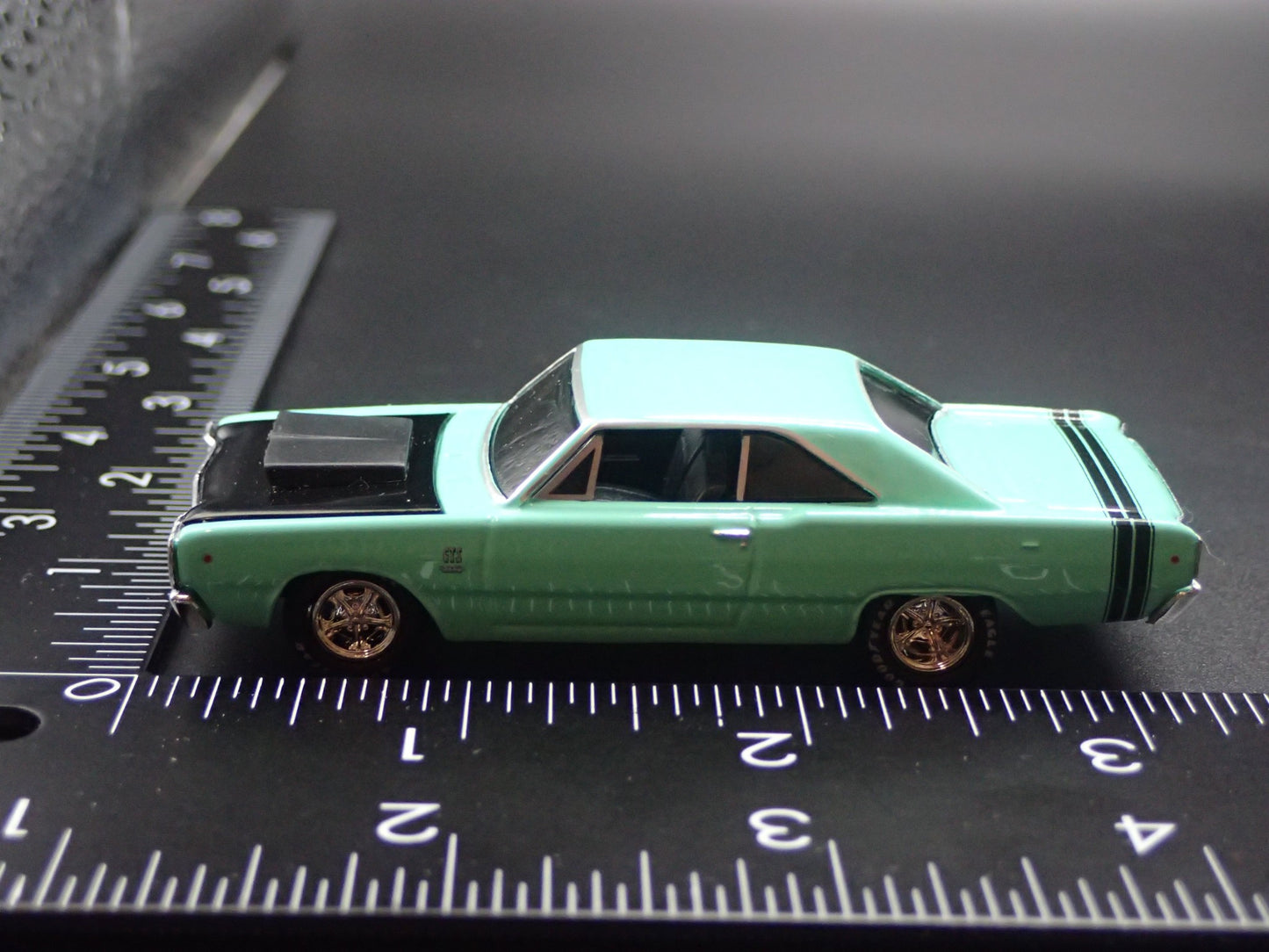 1968 68 DODGE DART GTS RARE 1:64 SCALE COLLECTIBLE DIORAMA DIECAST MODEL CAR