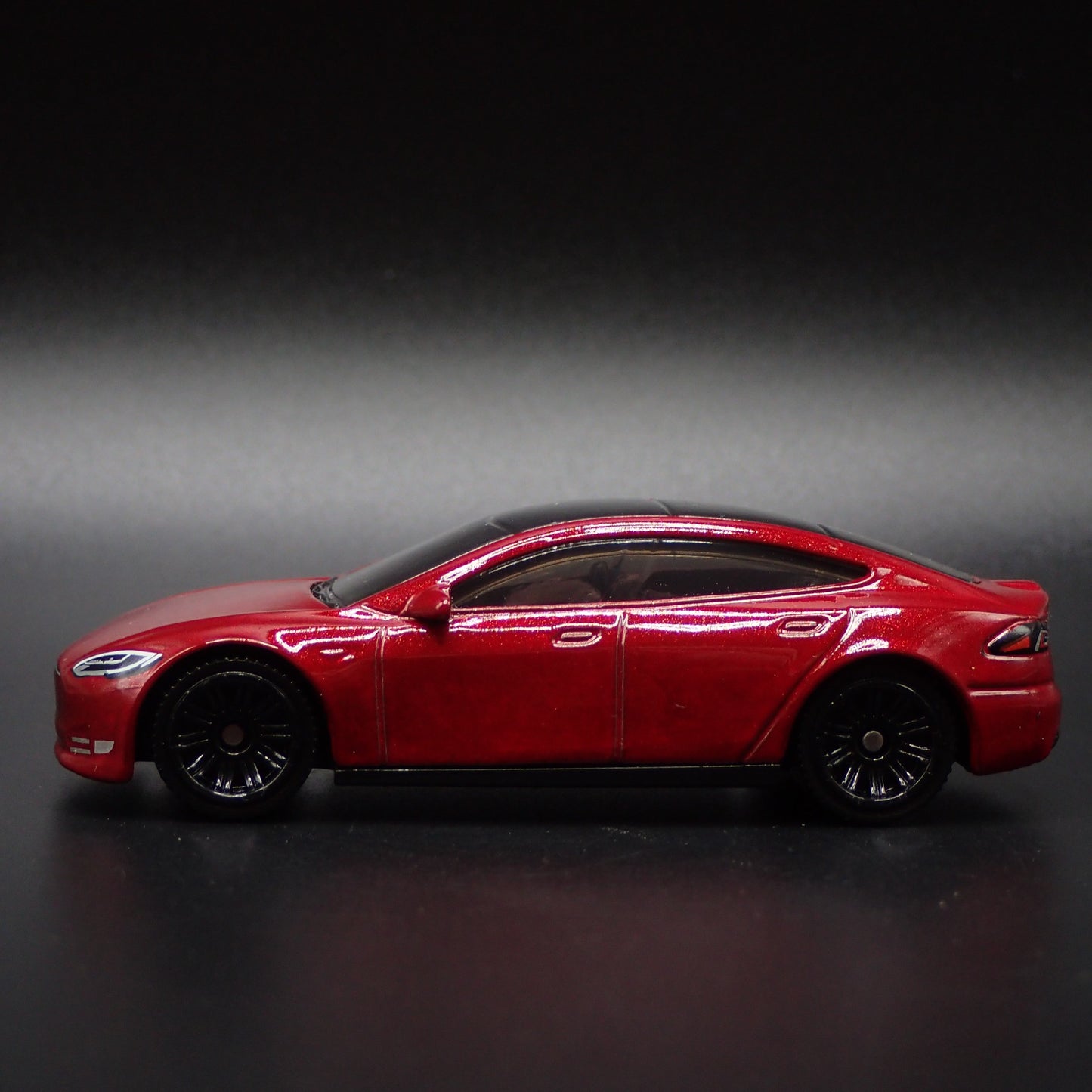 2016-2025 TESLA MODEL S RED 1/64 SCALE COLLECTIBLE DIORAMA DIECAST MODEL CAR