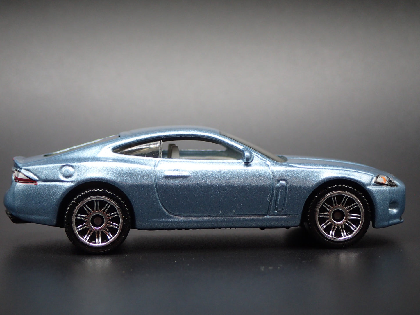 2006-2014 JAGUAR XK BLUE 1/64 SCALE COLLECTIBLE DIORAMA DIECAST MODEL CAR