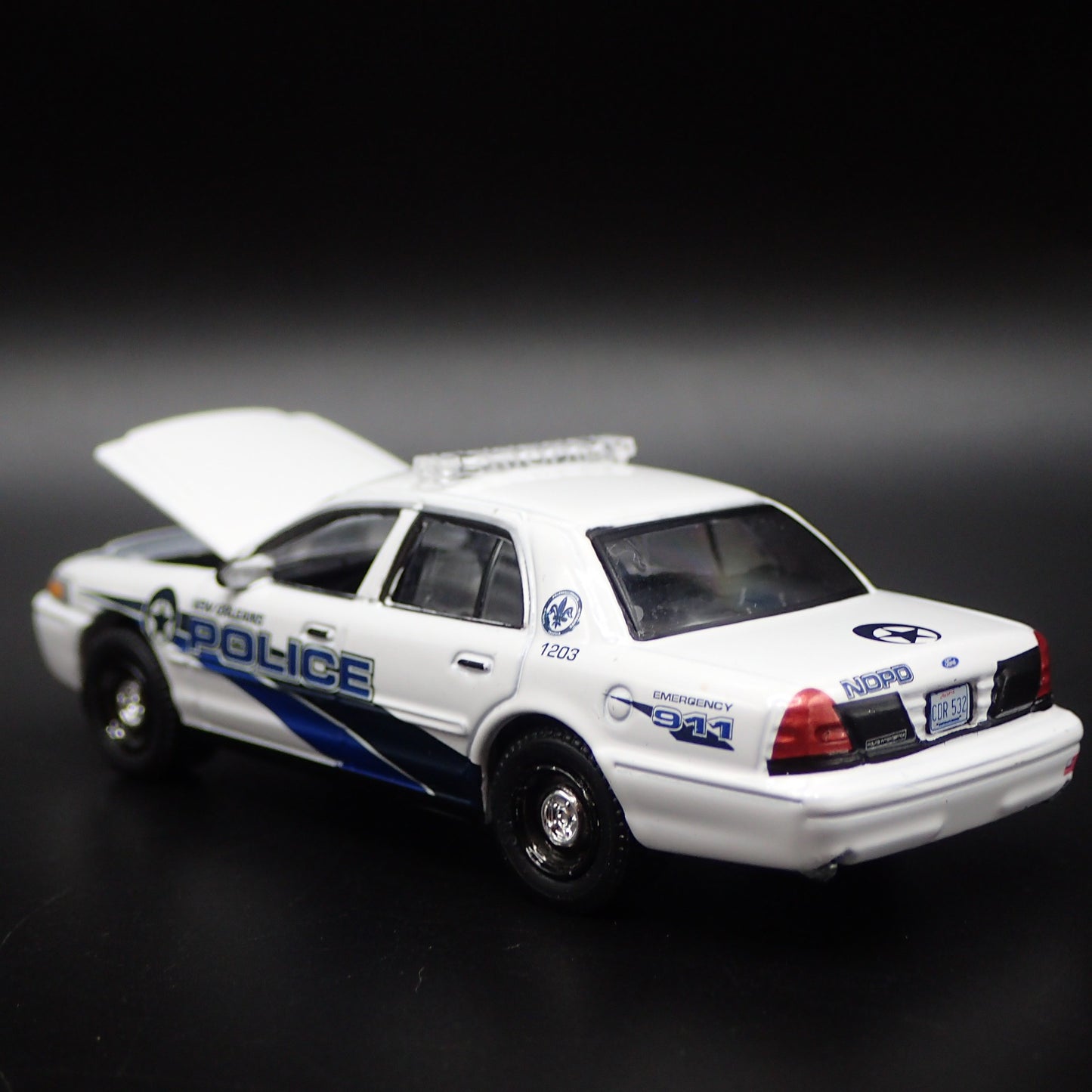2006 06 FORD CROWN VICTORIA NEW ORLEANS LA POLICE 1:64 SCALE DIECAST MODEL CAR