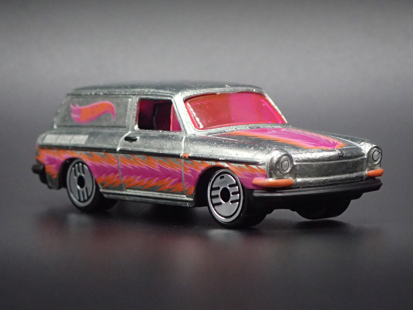 1961-1973 VW VOLKSWAGEN SQUAREBACK SILVER 1:64 SCALE DIORAMA DIECAST MODEL CAR
