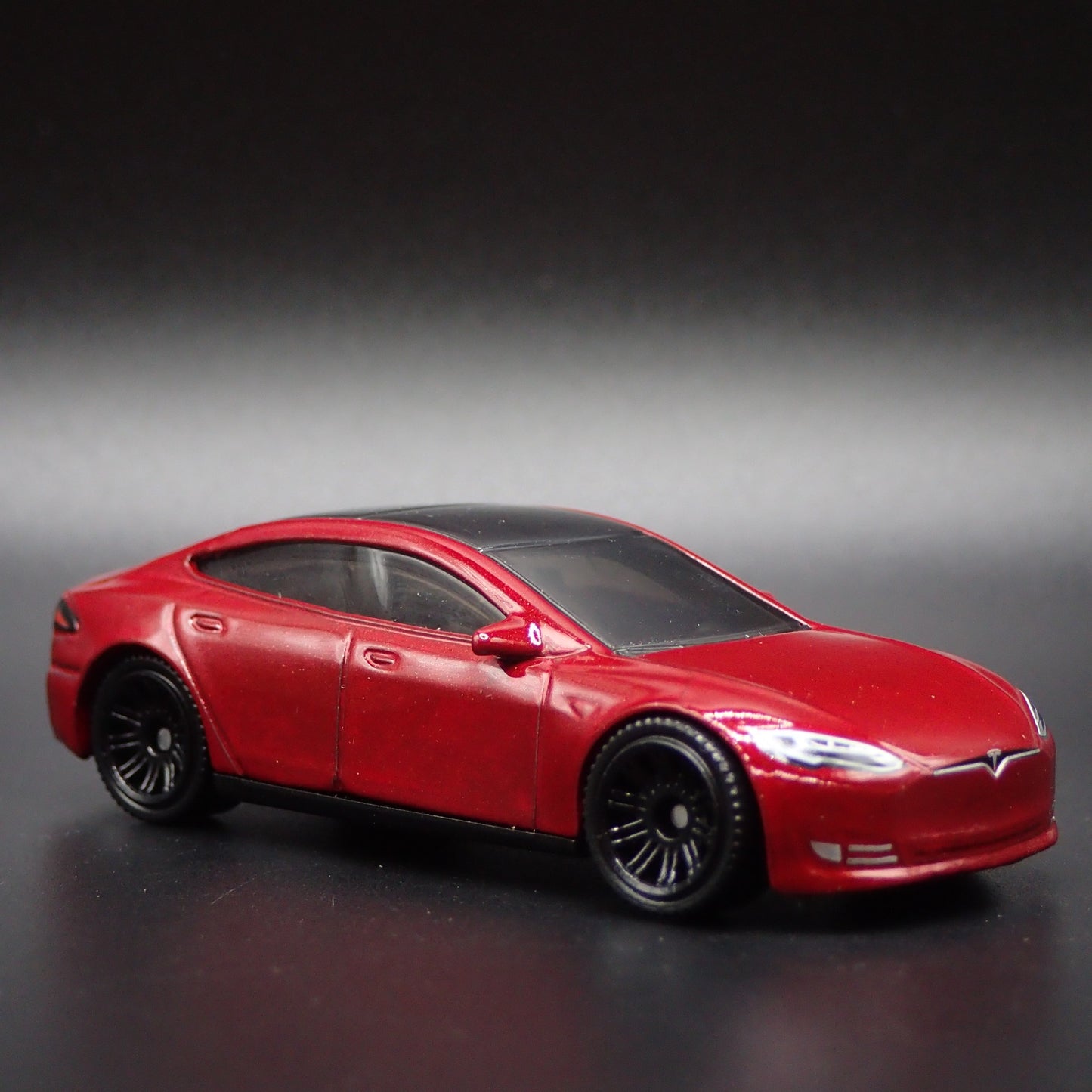 2016-2025 TESLA MODEL S RED 1/64 SCALE COLLECTIBLE DIORAMA DIECAST MODEL CAR