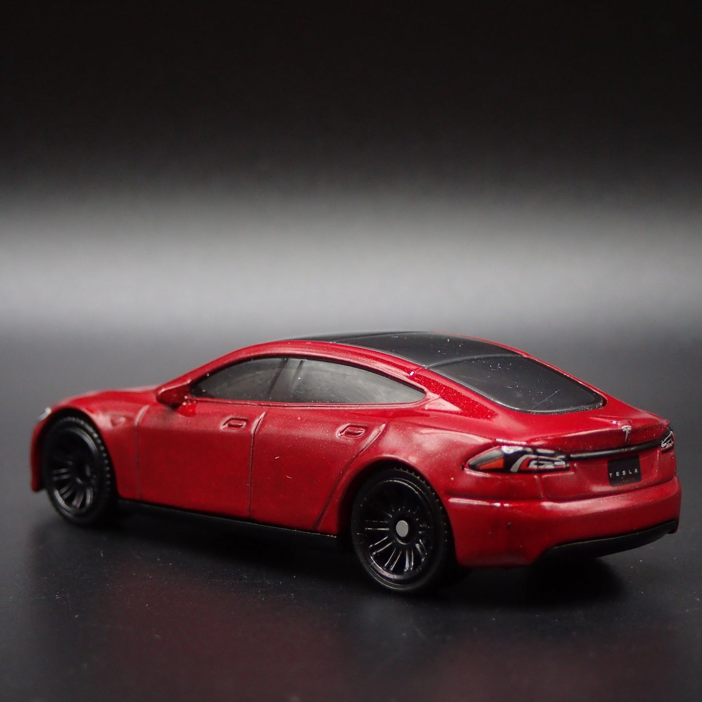 2016-2025 TESLA MODEL S RED 1/64 SCALE COLLECTIBLE DIORAMA DIECAST MODEL CAR