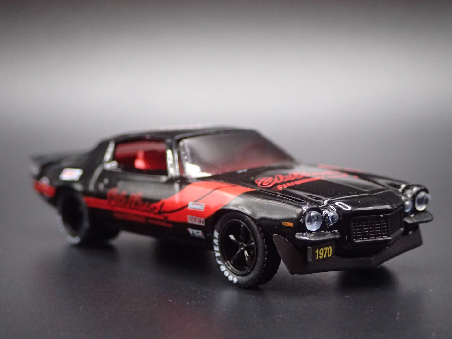 1970 70 CHEVY CHEVROLET CAMARO EDELBROCK 1/64 SCALE DIORAMA DIECAST MODEL CAR