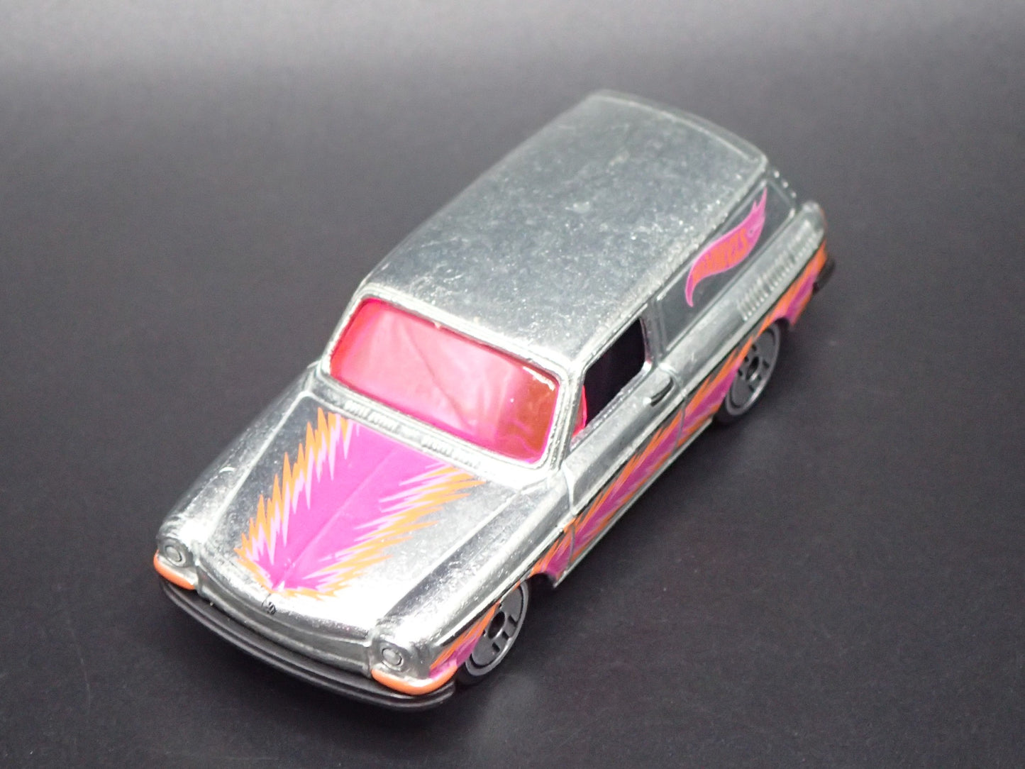 1961-1973 VW VOLKSWAGEN SQUAREBACK SILVER 1:64 SCALE DIORAMA DIECAST MODEL CAR