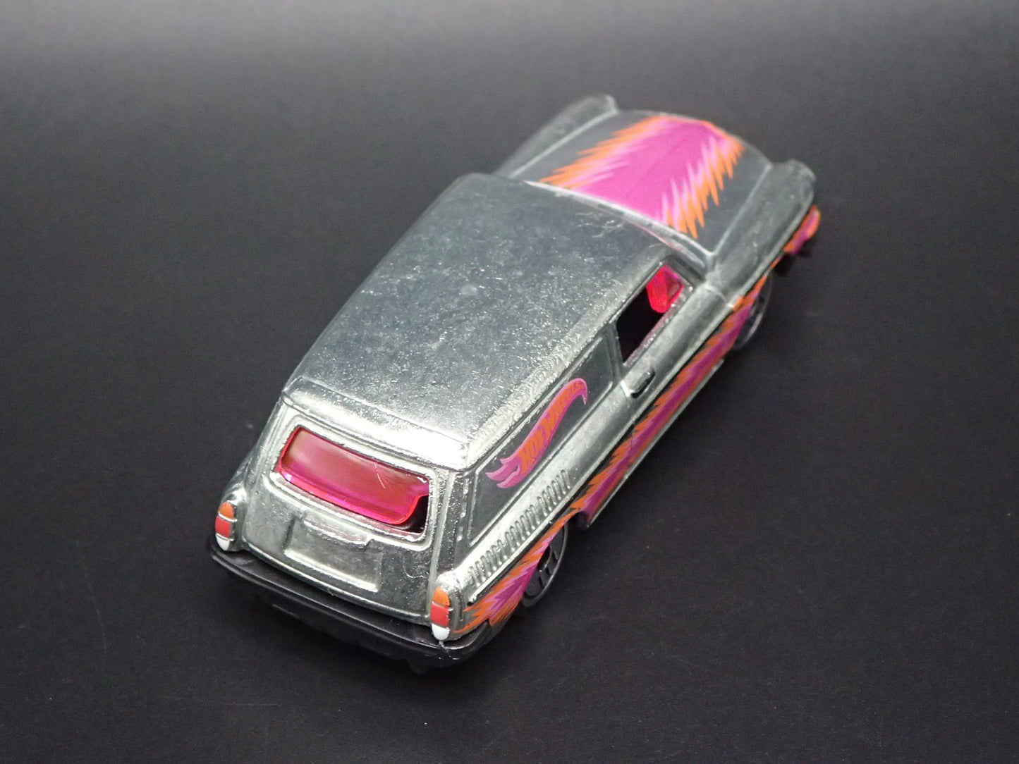 1961-1973 VW VOLKSWAGEN SQUAREBACK SILVER 1:64 SCALE DIORAMA DIECAST MODEL CAR