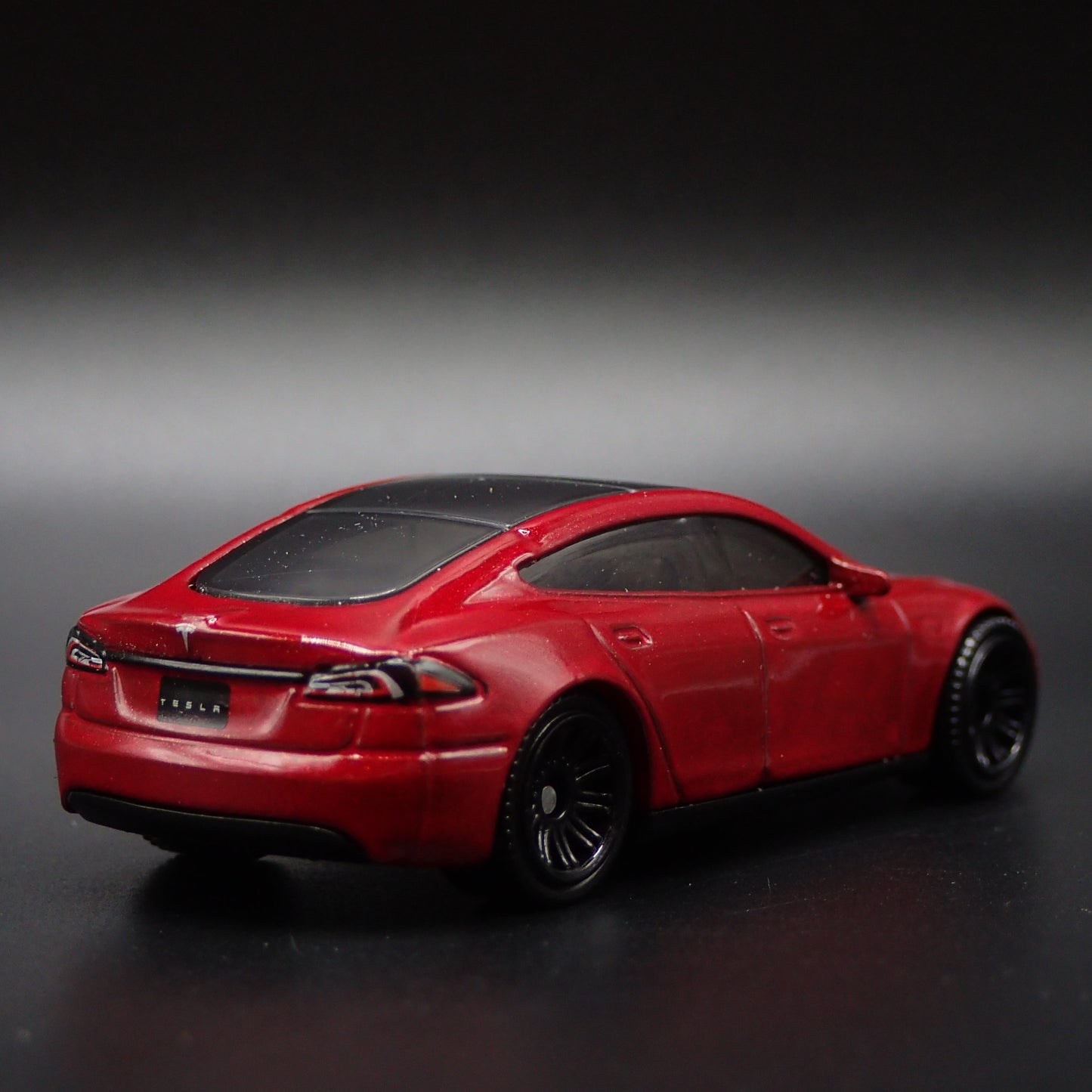 2016-2025 TESLA MODEL S RED 1/64 SCALE COLLECTIBLE DIORAMA DIECAST MODEL CAR