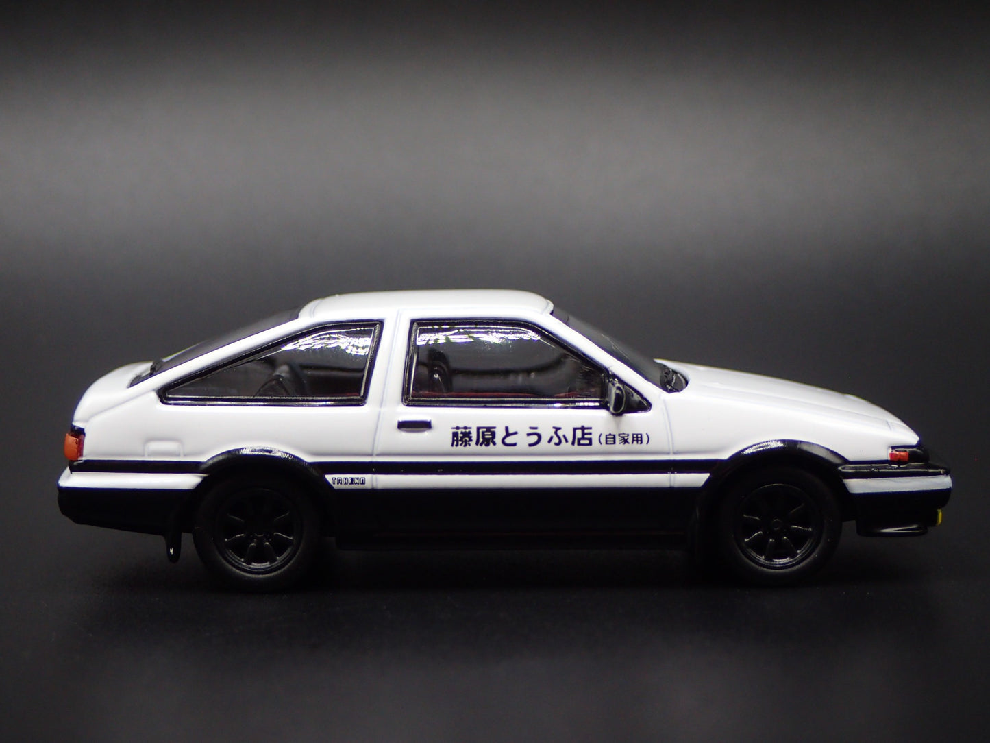 1983-1987 TOYOTA AE86 SPRINTER TRUENO INITIAL D 1/64 SCALE DIECAST MODEL CAR