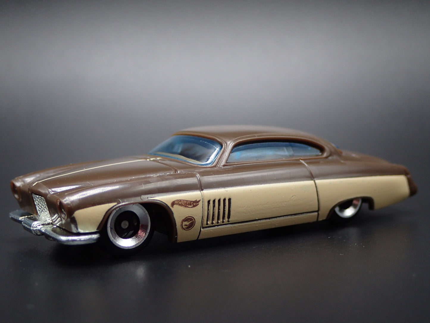 1961-1970 JAGUAR MARK X CUSTOM 2 TWO DOOR BROWN 1:64 SCALE DIECAST MODEL CAR