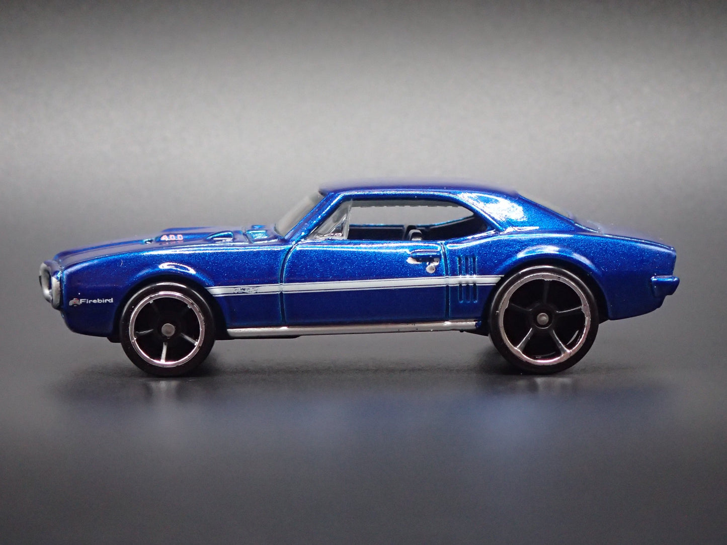 1967 67 PONTIAC FIREBIRD 400 1/64 SCALE COLLECTIBLE DIORAMA DIECAST MODEL CAR