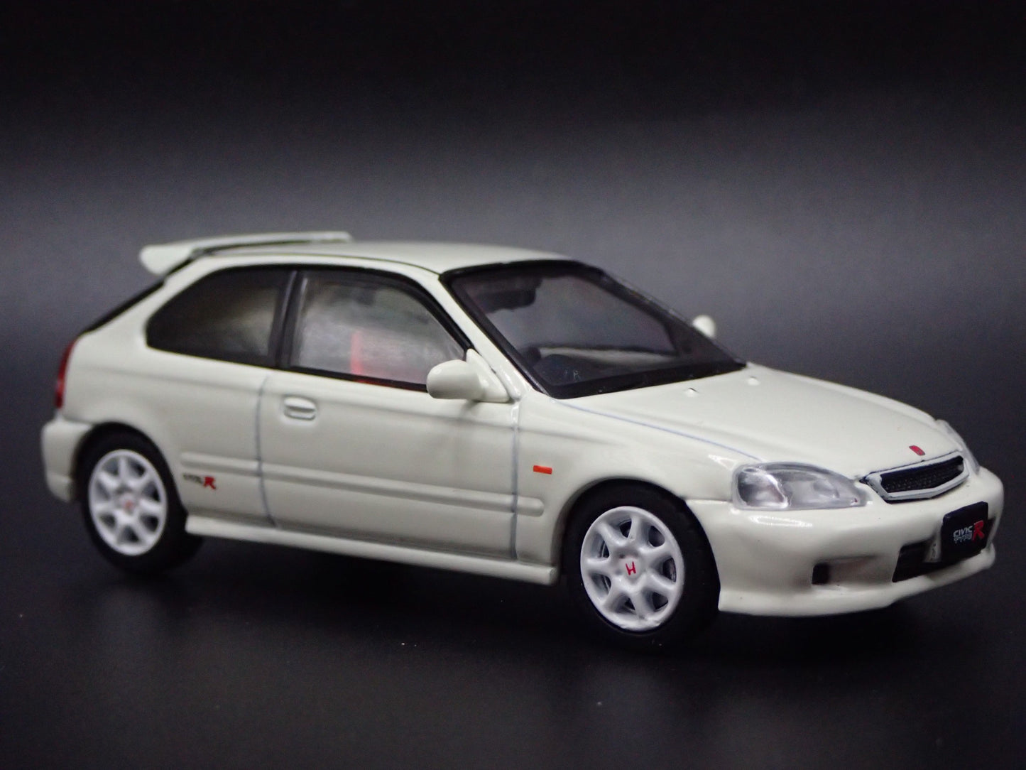 1996-2000 HONDA CIVIC TYPE R EK9 HATCHBACK 1/64 SCALE DIORAMA DIECAST MODEL CAR