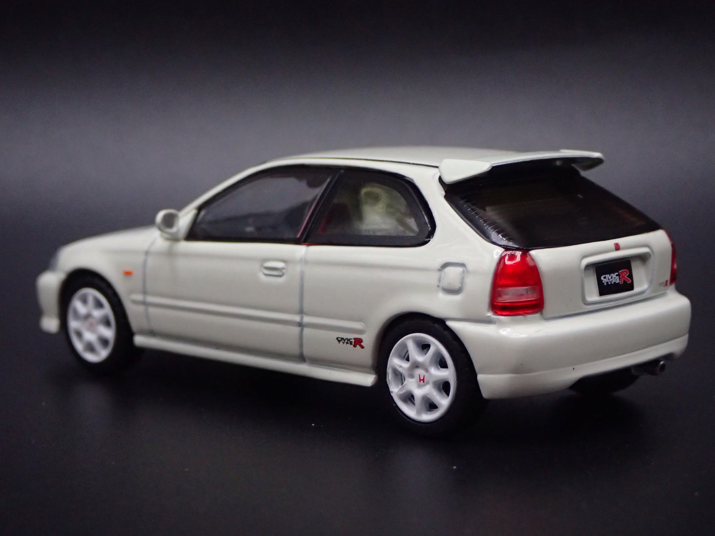 1996-2000 HONDA CIVIC TYPE R EK9 HATCHBACK 1/64 SCALE DIORAMA DIECAST MODEL CAR
