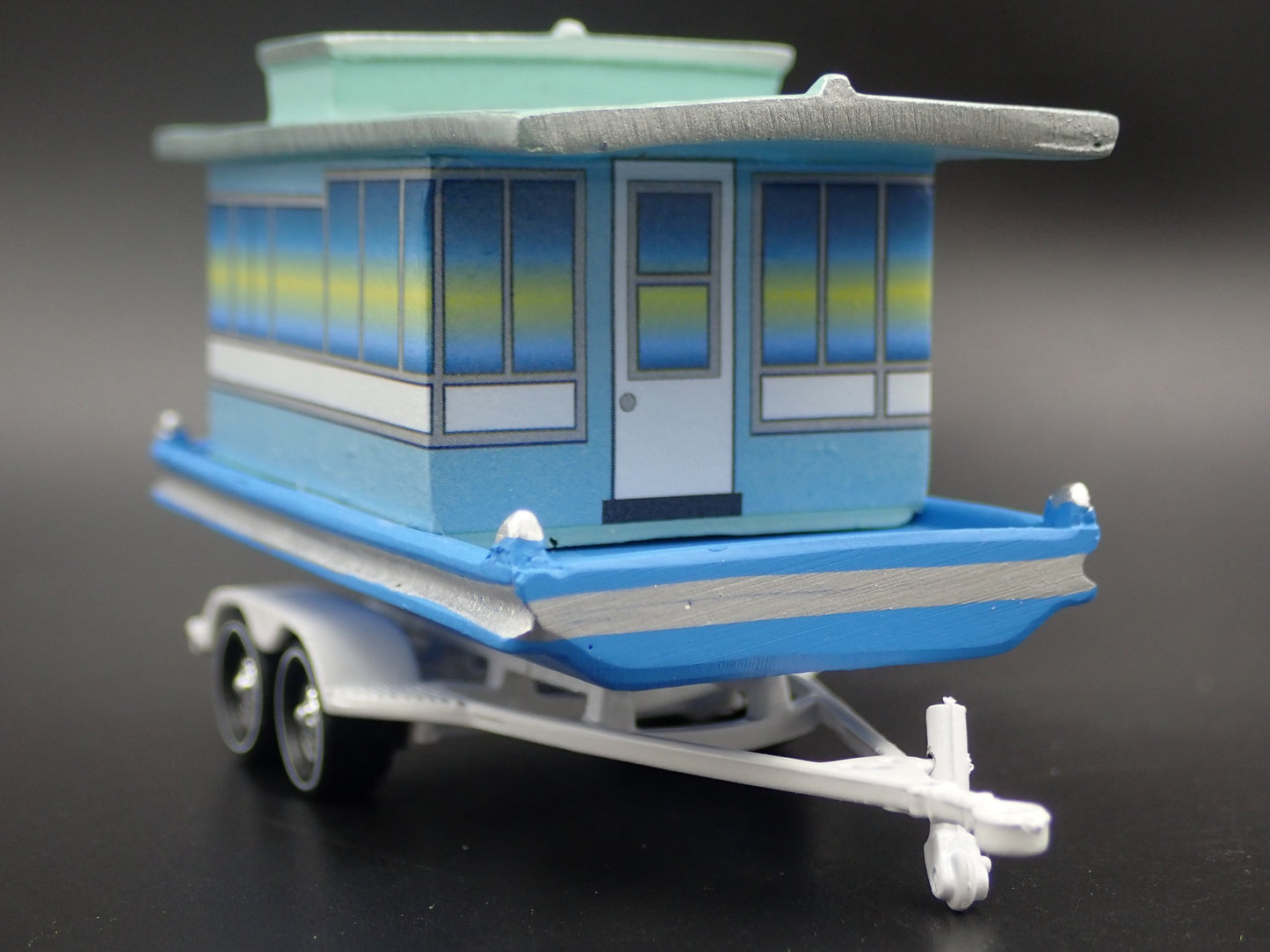 VINTAGE HOUSEBOAT ON TRAILER RARE 1/64 SCALE POLYRESIN DIORAMA PROP MODEL BOAT