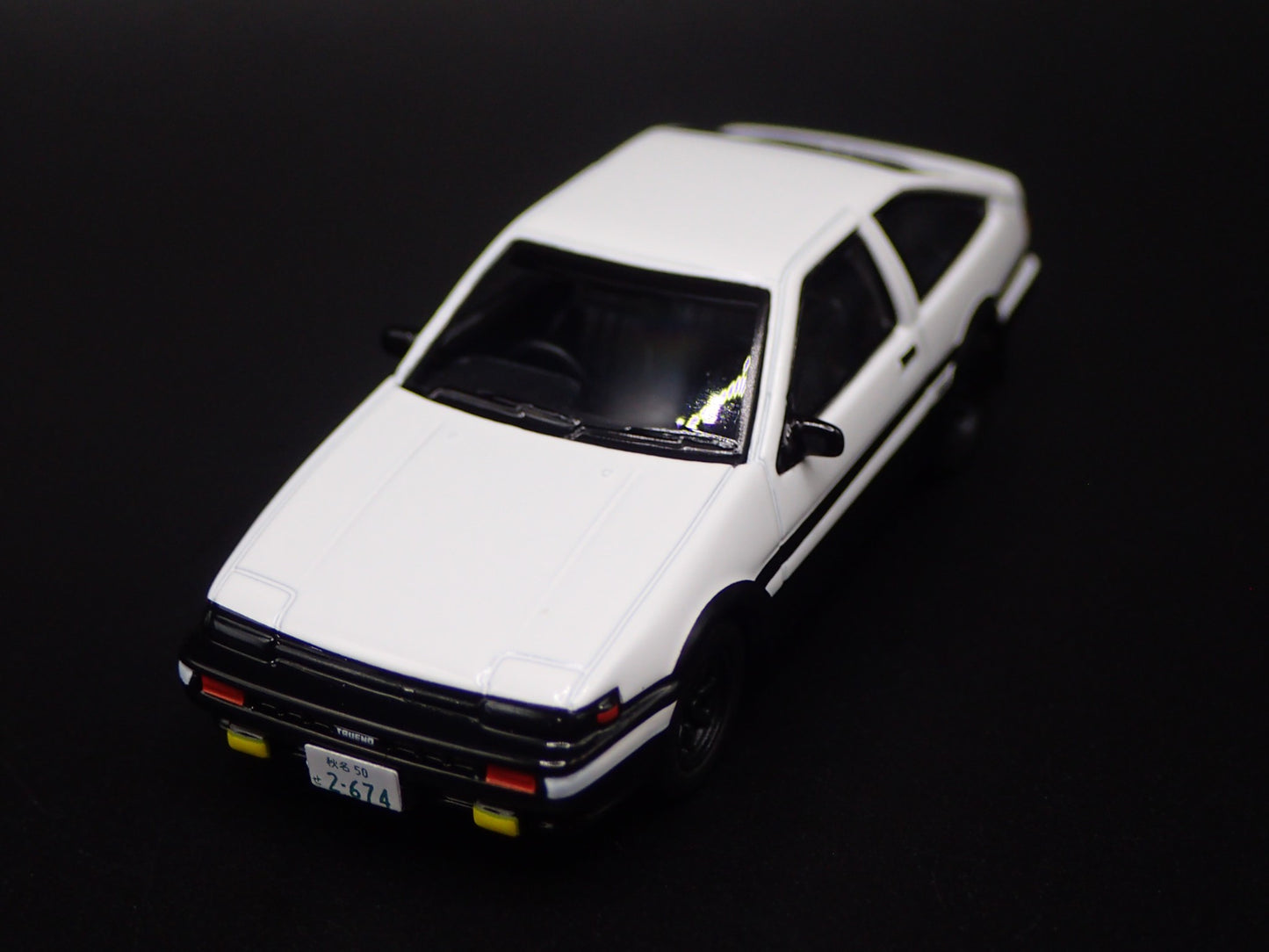 1983-1987 TOYOTA AE86 SPRINTER TRUENO INITIAL D 1/64 SCALE DIECAST MODEL CAR