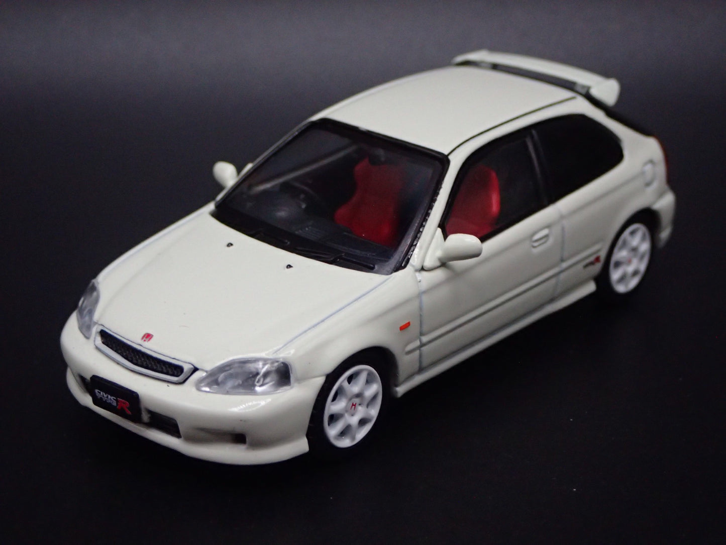 1996-2000 HONDA CIVIC TYPE R EK9 HATCHBACK 1/64 SCALE DIORAMA DIECAST MODEL CAR