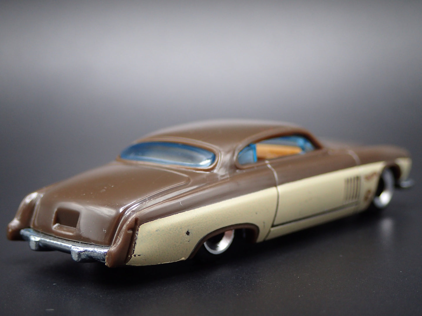 1961-1970 JAGUAR MARK X CUSTOM 2 TWO DOOR BROWN 1:64 SCALE DIECAST MODEL CAR