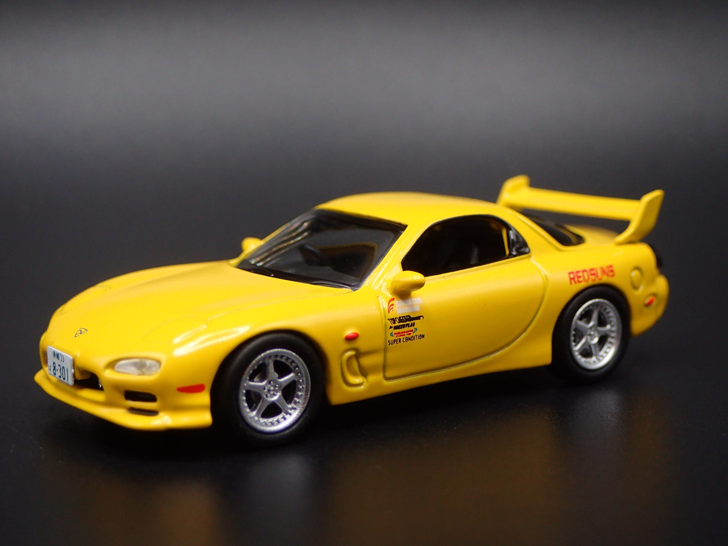 MAZDA RX7 FD3S INITIAL D YELLOW JDM 1:64 SCALE DIORAMA DIECAST MODEL CAR